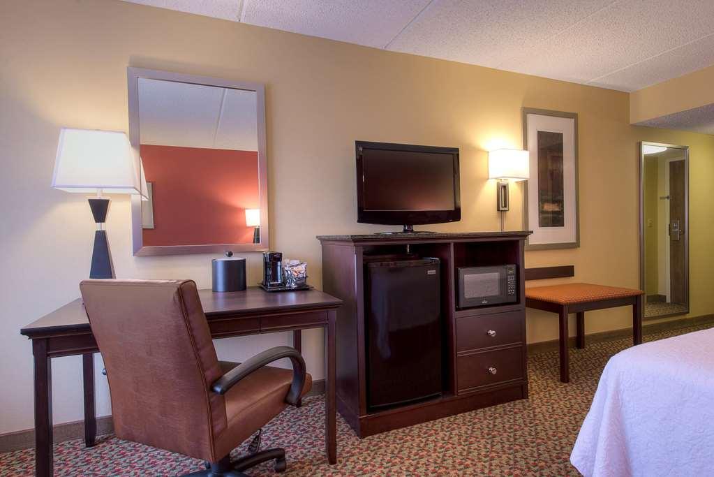 Hampton Inn Mobile-I-10/Bellingrath Gardens Tillmans Corner Room photo