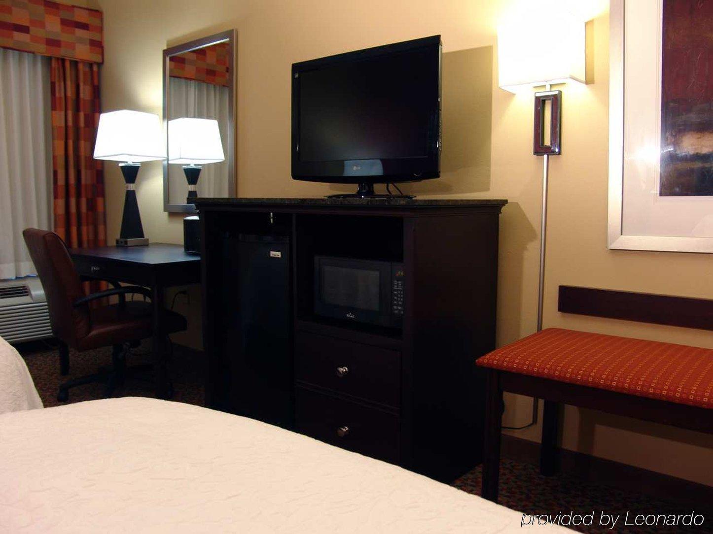 Hampton Inn Mobile-I-10/Bellingrath Gardens Tillmans Corner Room photo